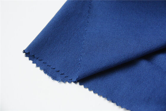 Melindungi Pakaian Kain Meta Aramid Woven Twill Style Ketahanan terhadap panas Lebih dari 260 derajat Celcius Ideal untuk pakaian tahan api dan peralatan perlindungan