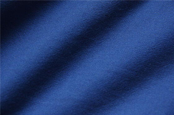 Melindungi Pakaian Kain Meta Aramid Woven Twill Style Ketahanan terhadap panas Lebih dari 260 derajat Celcius Ideal untuk pakaian tahan api dan peralatan perlindungan