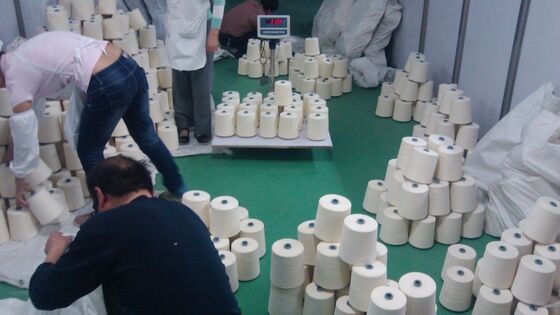 Tahan terhadap bahan kimia dan sinar matahari Tahan api Jumlah benang Ne38 2 Ideal untuk pakaian keselamatan dan tekstil tahan api