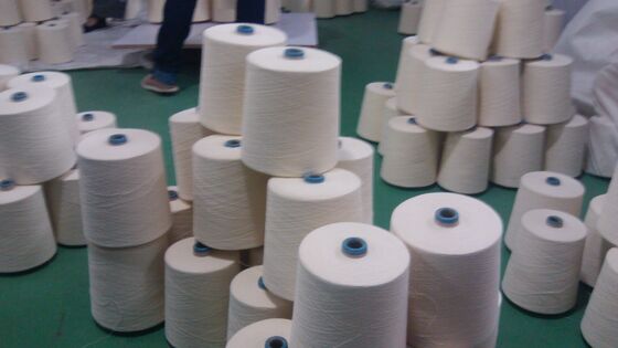Tahan terhadap bahan kimia dan sinar matahari Tahan api Jumlah benang Ne38 2 Ideal untuk pakaian keselamatan dan tekstil tahan api