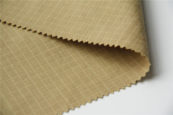 Kain campuran aramid dengan ketahanan kimia yang baik dirancang untuk industri pakaian pelindung dan daya tahan tahan lama