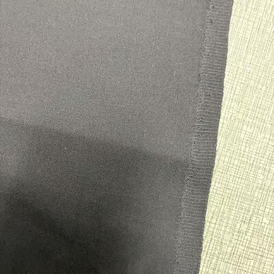 Panjang Gulungan 100m Kain Aramid Kustom Menawarkan Stabilitas Termal 260C 15 Persen Sempurna untuk Pakaian Tahan Api