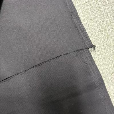 Panjang Gulungan 100m Kain Aramid Kustom Menawarkan Stabilitas Termal 260C 15 Persen Sempurna untuk Pakaian Tahan Api