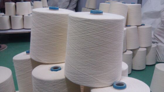 Benang Putih Warna Lenzing Viscose Yarn 1.5kgs Per Cone Pilihan Warna Benang Custom Disesuaikan dengan Kebutuhan Manufaktur Tekstil